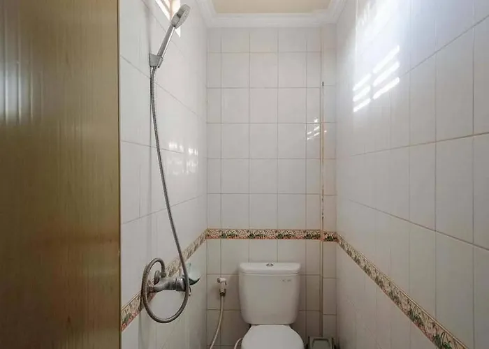 Banana Hotel *